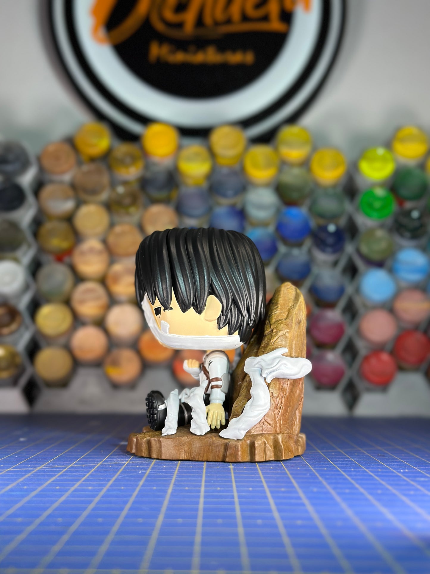 Capitán Levi Herido | Figura Coleccionable Inspirada en Attack on Titan | Edición Exclusiva