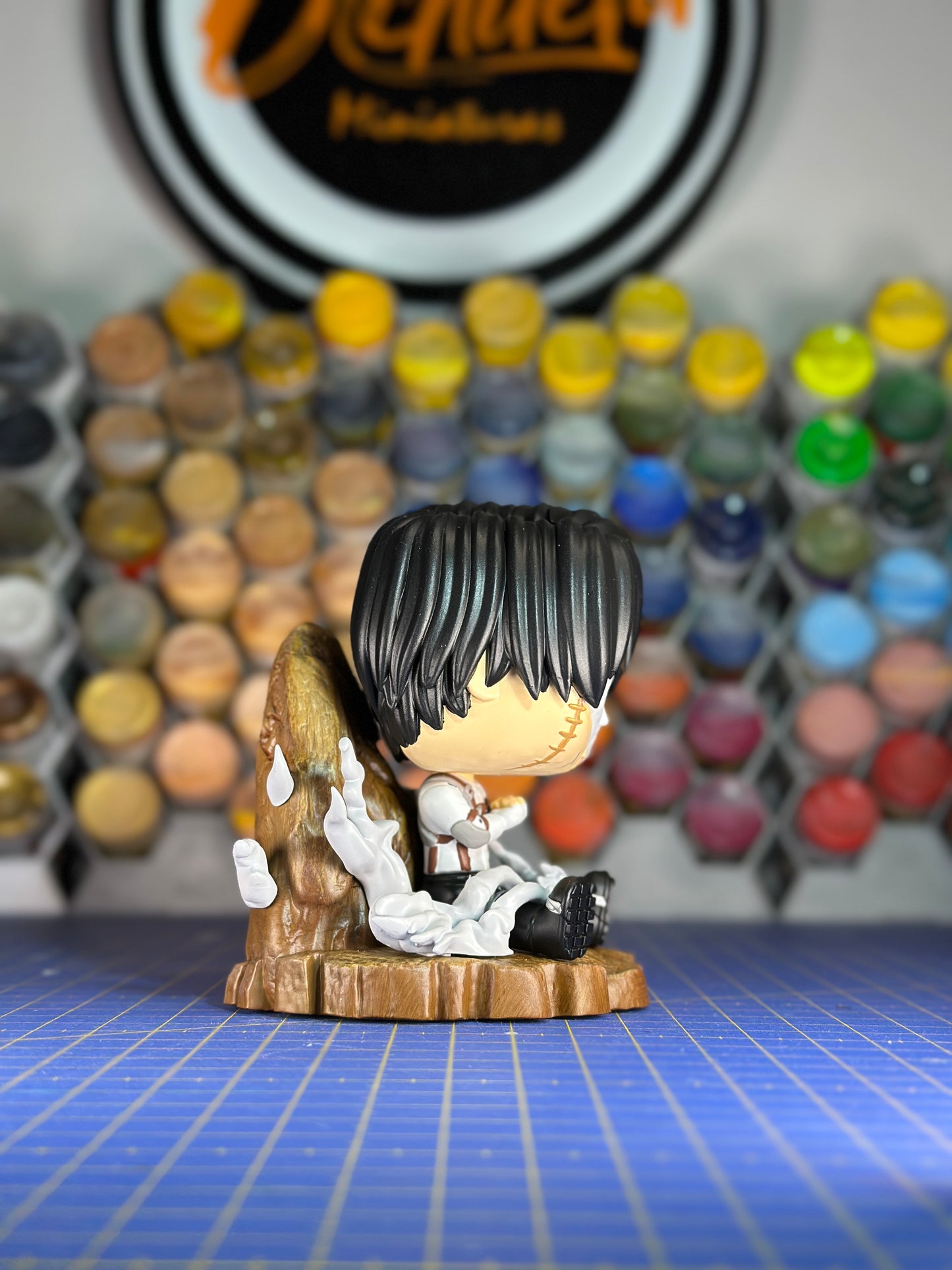 Capitán Levi Herido | Figura Coleccionable Inspirada en Attack on Titan | Edición Exclusiva