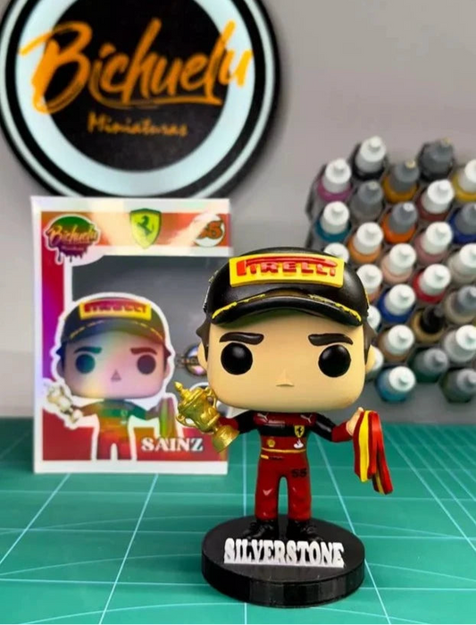 Carlos Sainz (SILVERSTONE) | Figura Coleccionable Estilo Especial Inspirada en la F1 | Edición Limitada para Fans del Motor