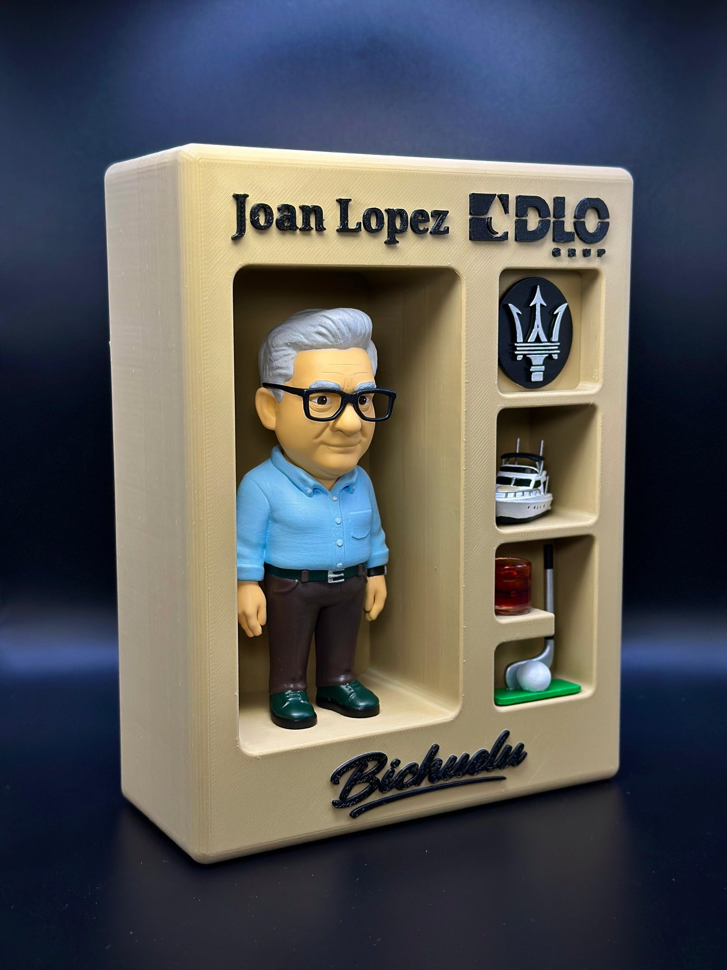 Figura Personalizada con Expositor | Encargo Único y Hecho a Medida | Regalo Original para Fans y Profesionales