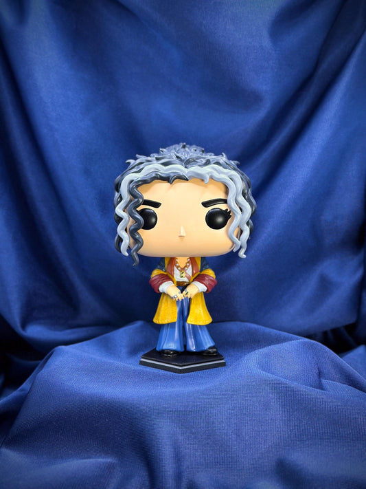 Lilia Calderu | Agatha all along | Figura Coleccionable Inspirada en una Maestra de la Magia y los Secretos Ocultos | Edición Exclusiva