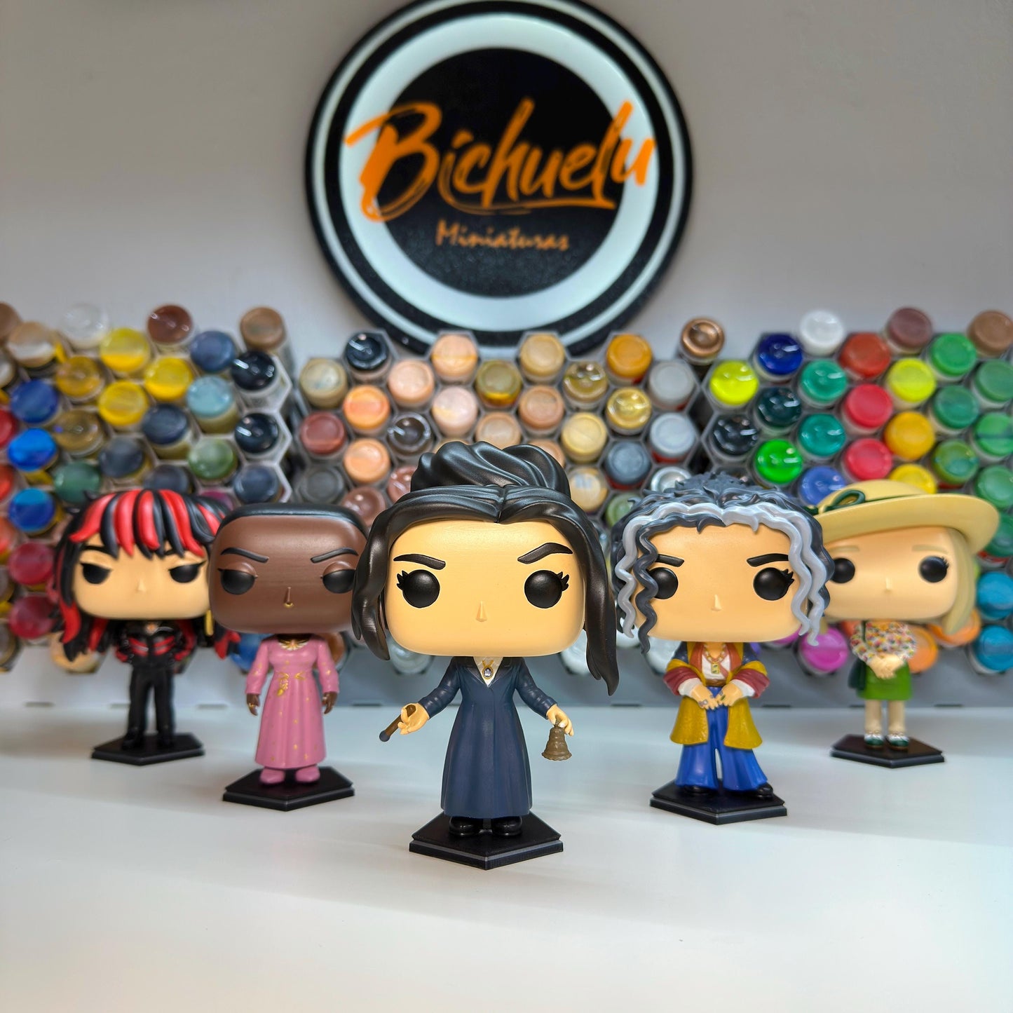 Alice | Agatha all along | Figura Coleccionable inspirada en una Aventurera del Mundo Mágico | Edición Exclusiva para Fans de lo Fantástico