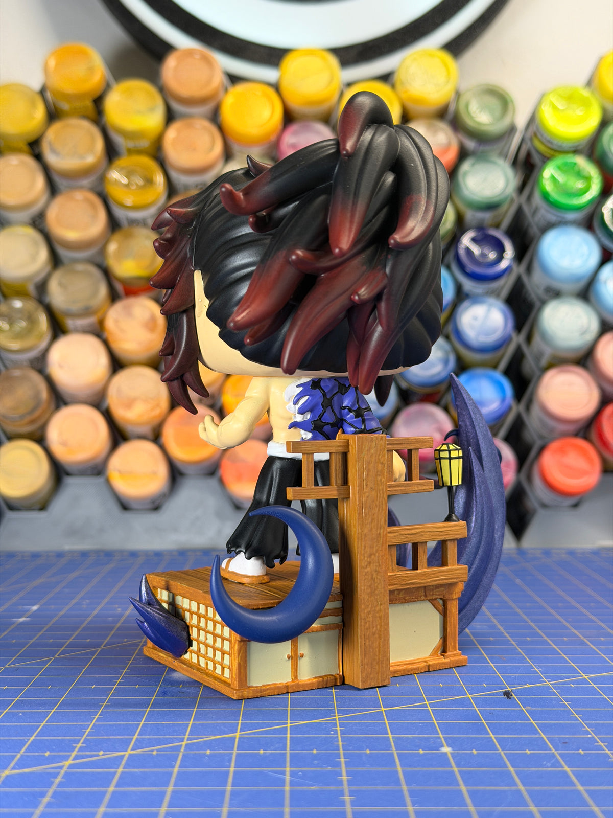 Detalle adicional de la figura coleccionable de Kokushibo