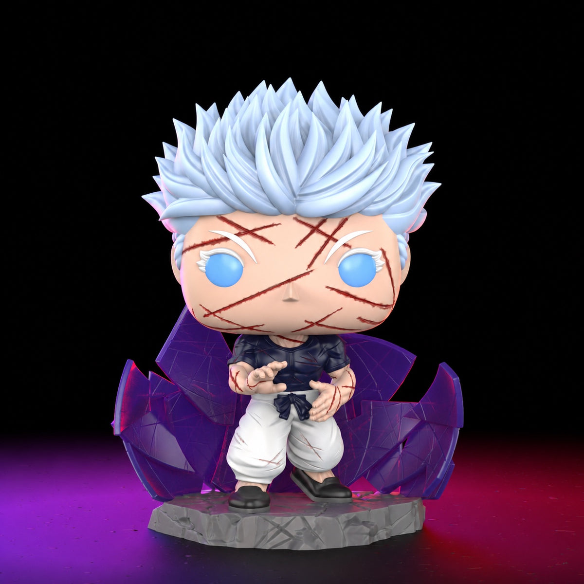 Figura de Gojo en su Dominio de Expansión con base rocosa y efectos translúcidos violetas, vista lateral