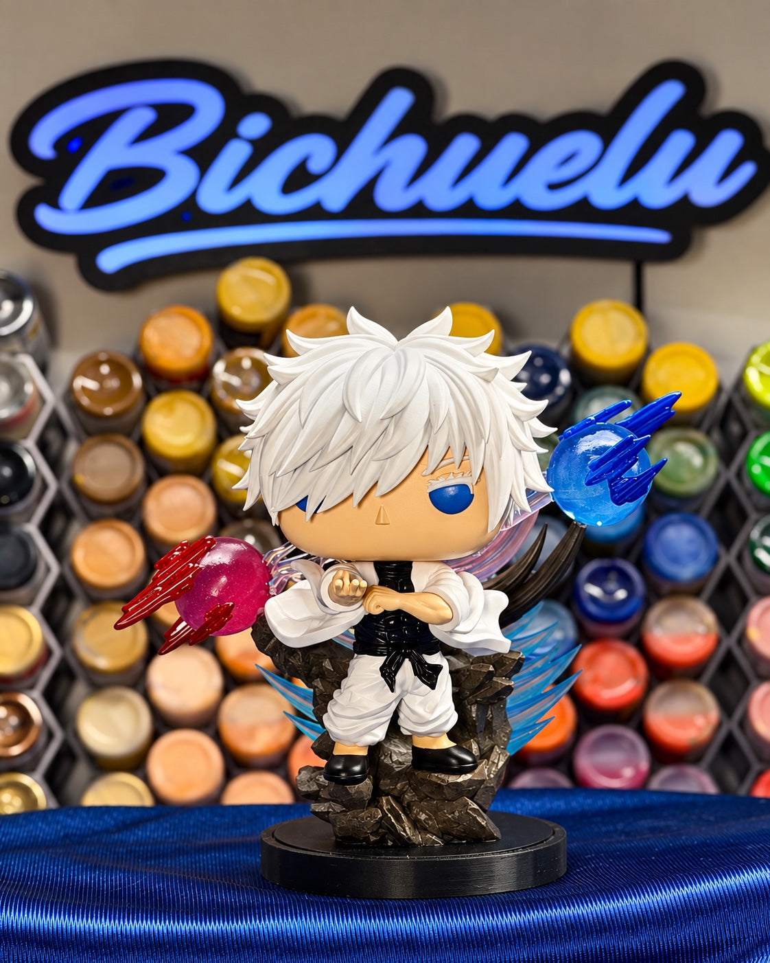 Figura coleccionable de Satoru Gojo, vista frontal, pintada a mano por Bichuelu Miniaturas